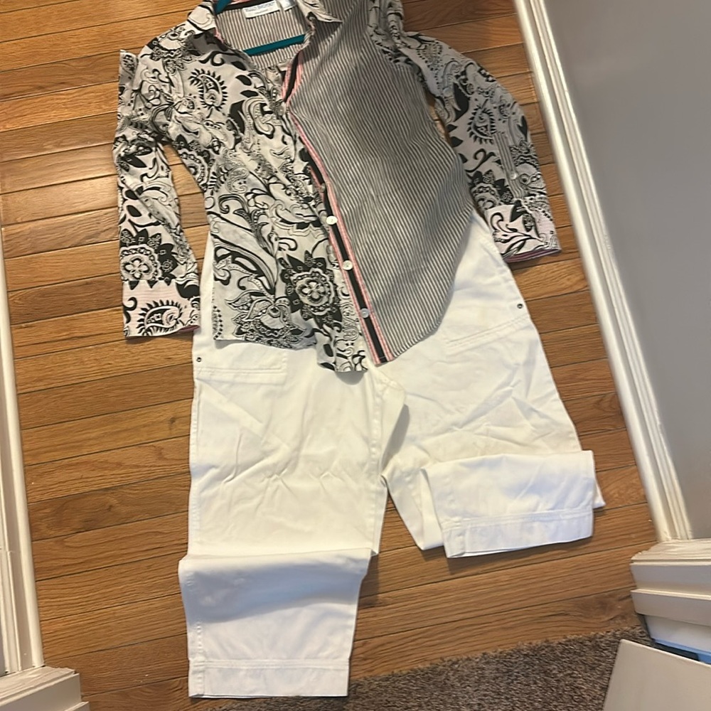 Blue bayou top and white khaki capris
